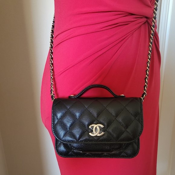 Brand new 23P authentic Chanel business affinity clutch with chain - Picture 14 of 17